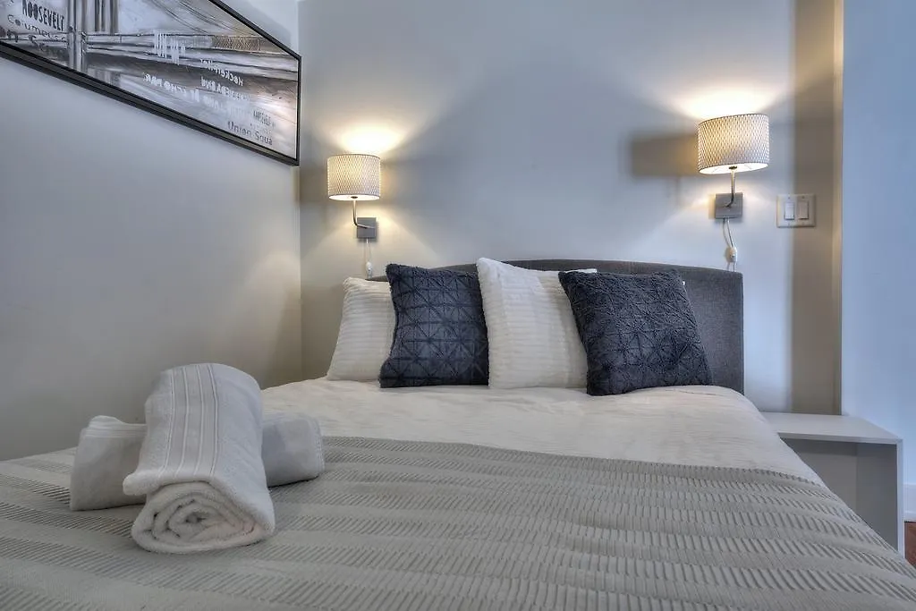 1-Bedroom Loft With Mezzanine Convention Center Montreal Apartment